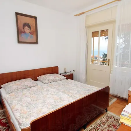 Affittacamere With A Parking Space - 5588 Novi Vinodolski